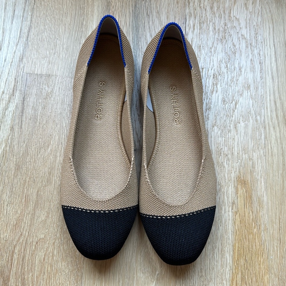 NEVER WORN Rothy’s - the square flat - size 9